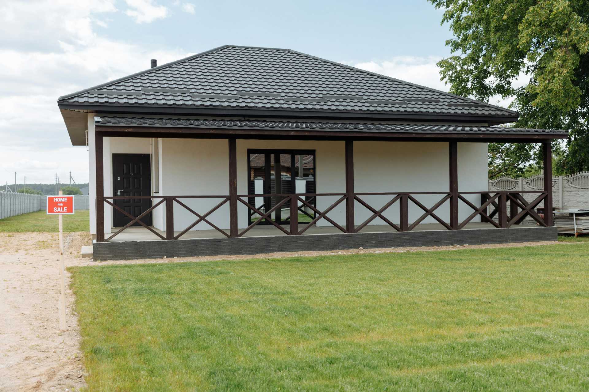 Closing the Deal: Why a New Roof is a Real Estate Agent’s Best Friend in 2026 - Home Exterior Pros